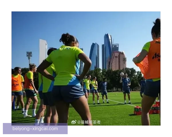 曼城青训里科刘易斯多位置适应性与战术价值分析